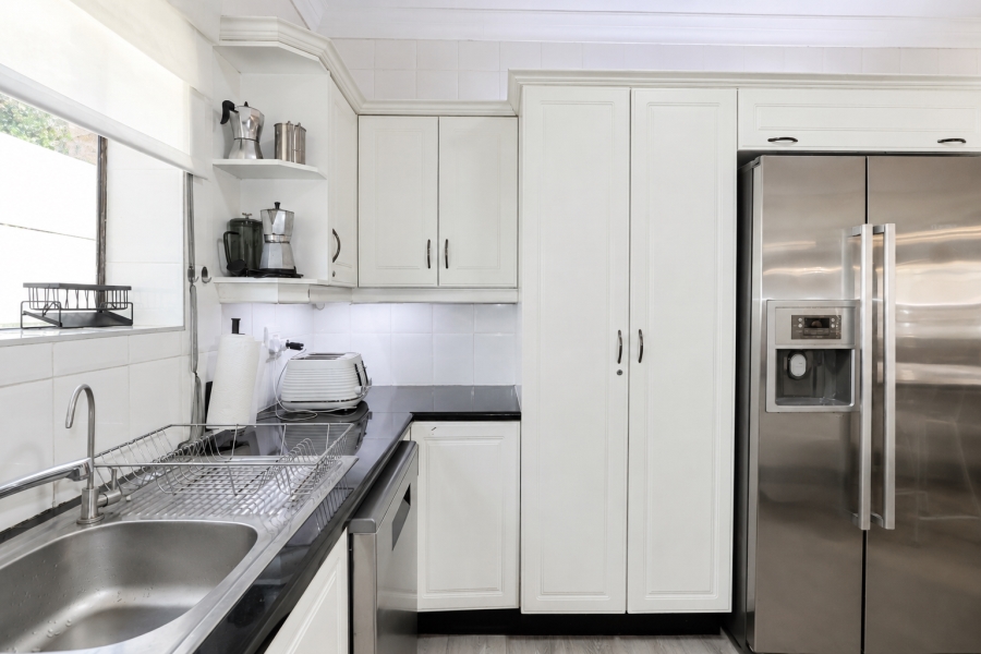 3 Bedroom Property for Sale in Waves Edge Western Cape